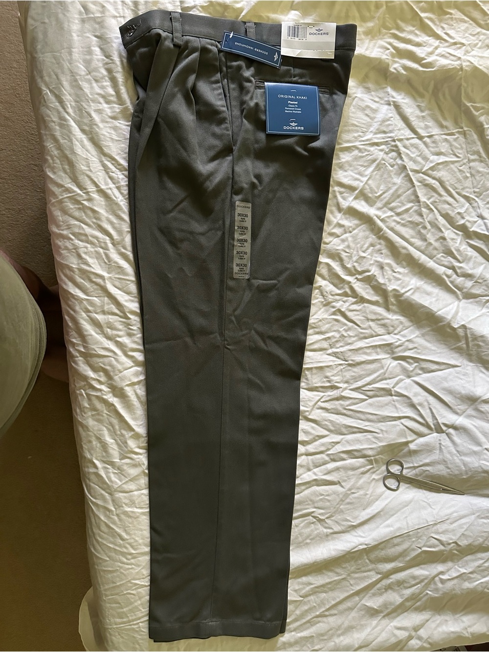 NWT DOCKERS CLASSIC FIT PANTS CREASED LEG 30X30 100% COTTON GREEN
